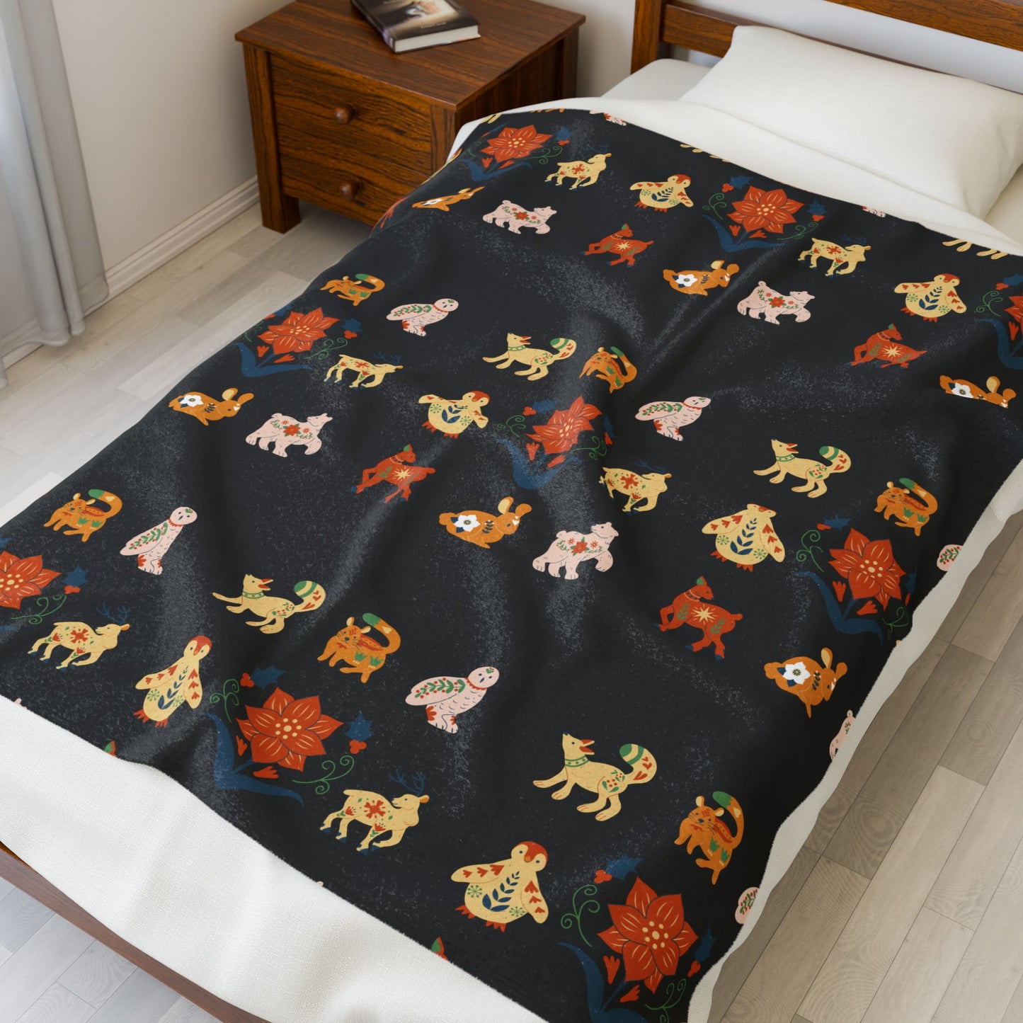 Cozy Winter Animal Print Velveteen Plush Blanket, Soft Throw for Home Decor, Gift for Animal Lovers, Perfect for Kids' Rooms, Snuggle Up!